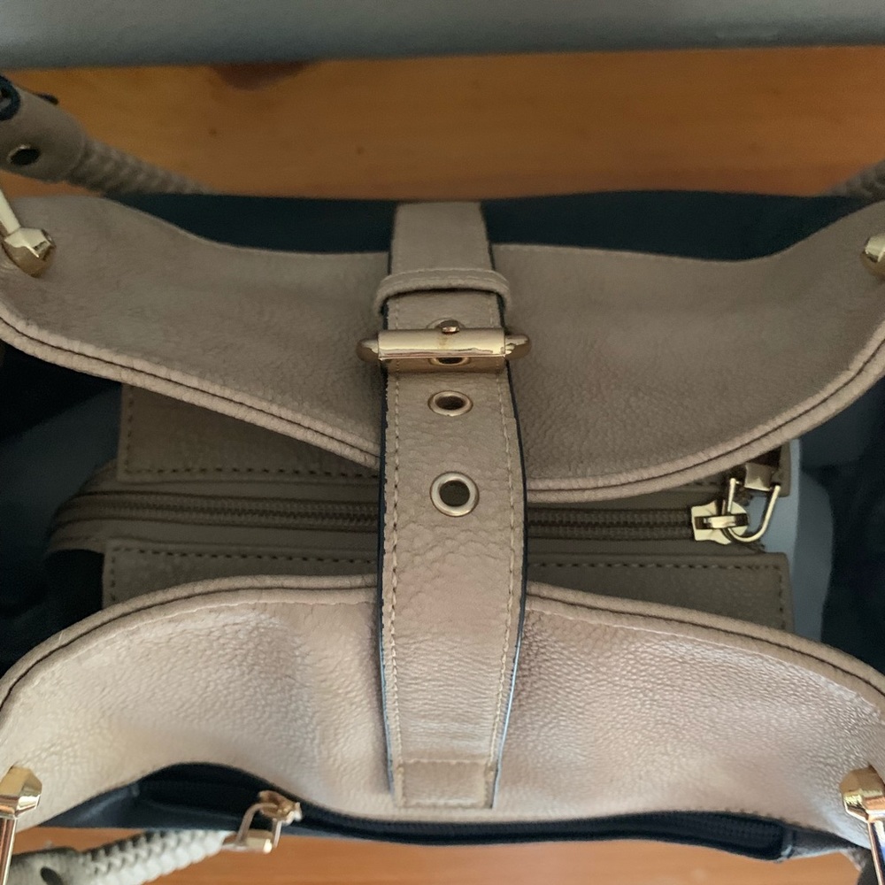 Wilson’s Leather two piece black and tan purses - Picture 5 of 8